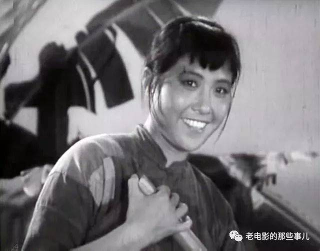 表演|60年代女星吴文华，美丽而温婉，《南海潮》主演