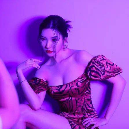 宣美|她就是传说中最会穿连衣裙的女人？