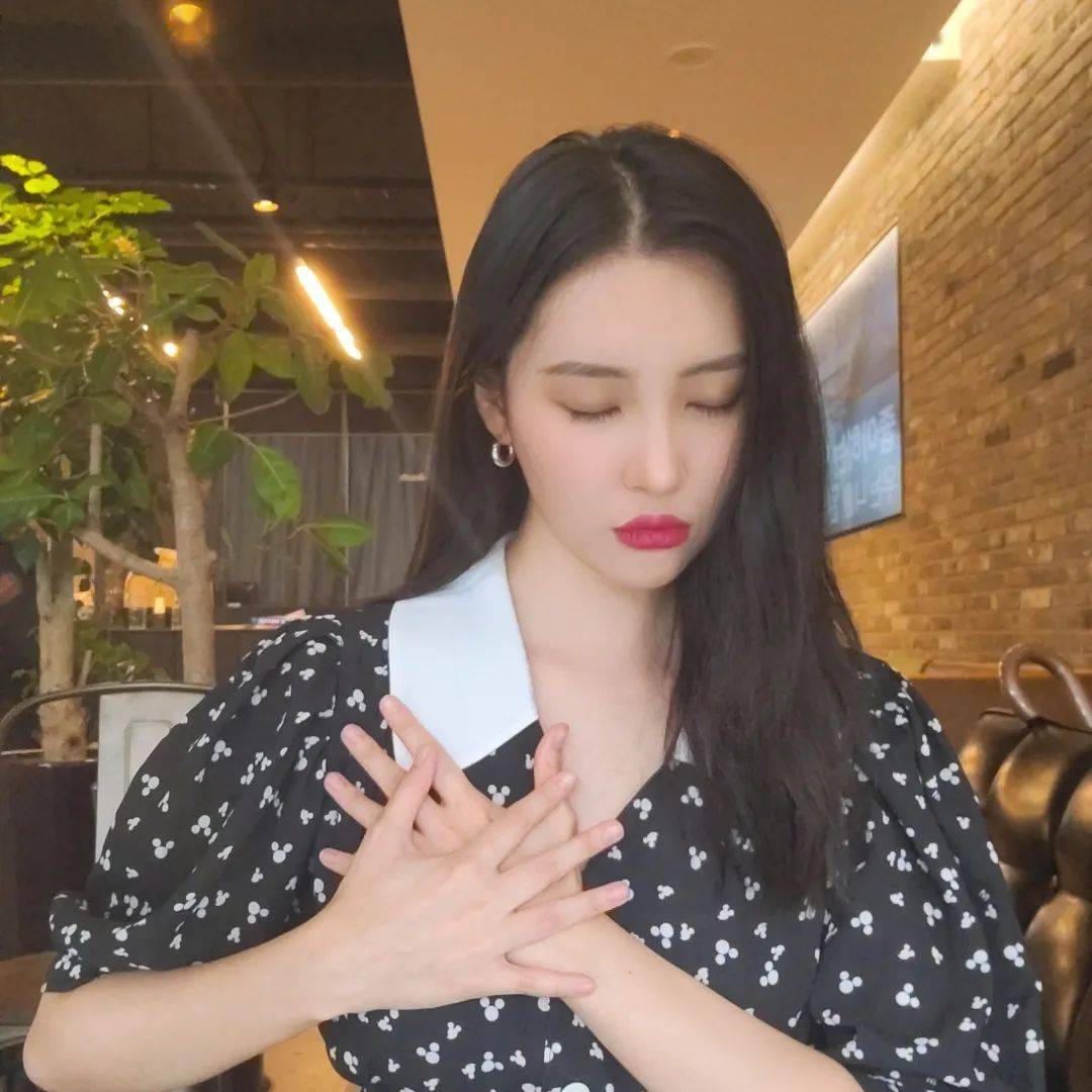 宣美|她就是传说中最会穿连衣裙的女人？