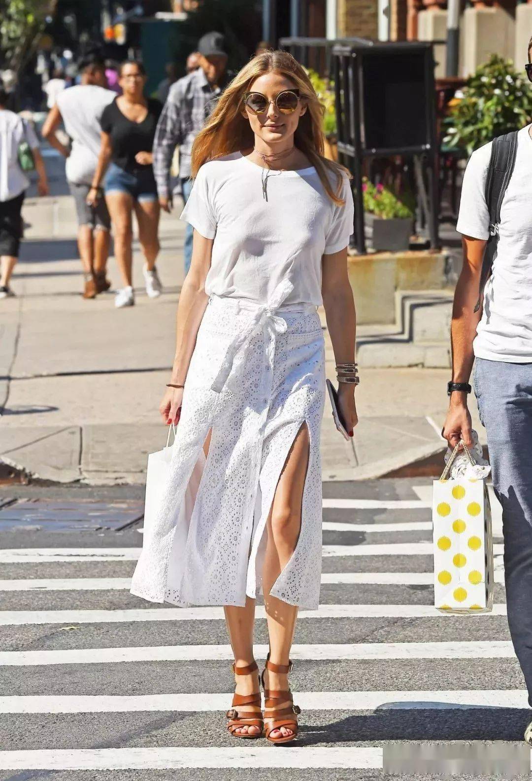 衬衫|这条裙子流行了四十多年，只因它能遮肉，每个女人都该有一条！