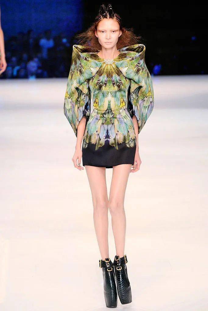 Jennie|继A$AP Rocky之后，Jennie、Kylie等人的种草又让蝴蝶元素在今年爆火。