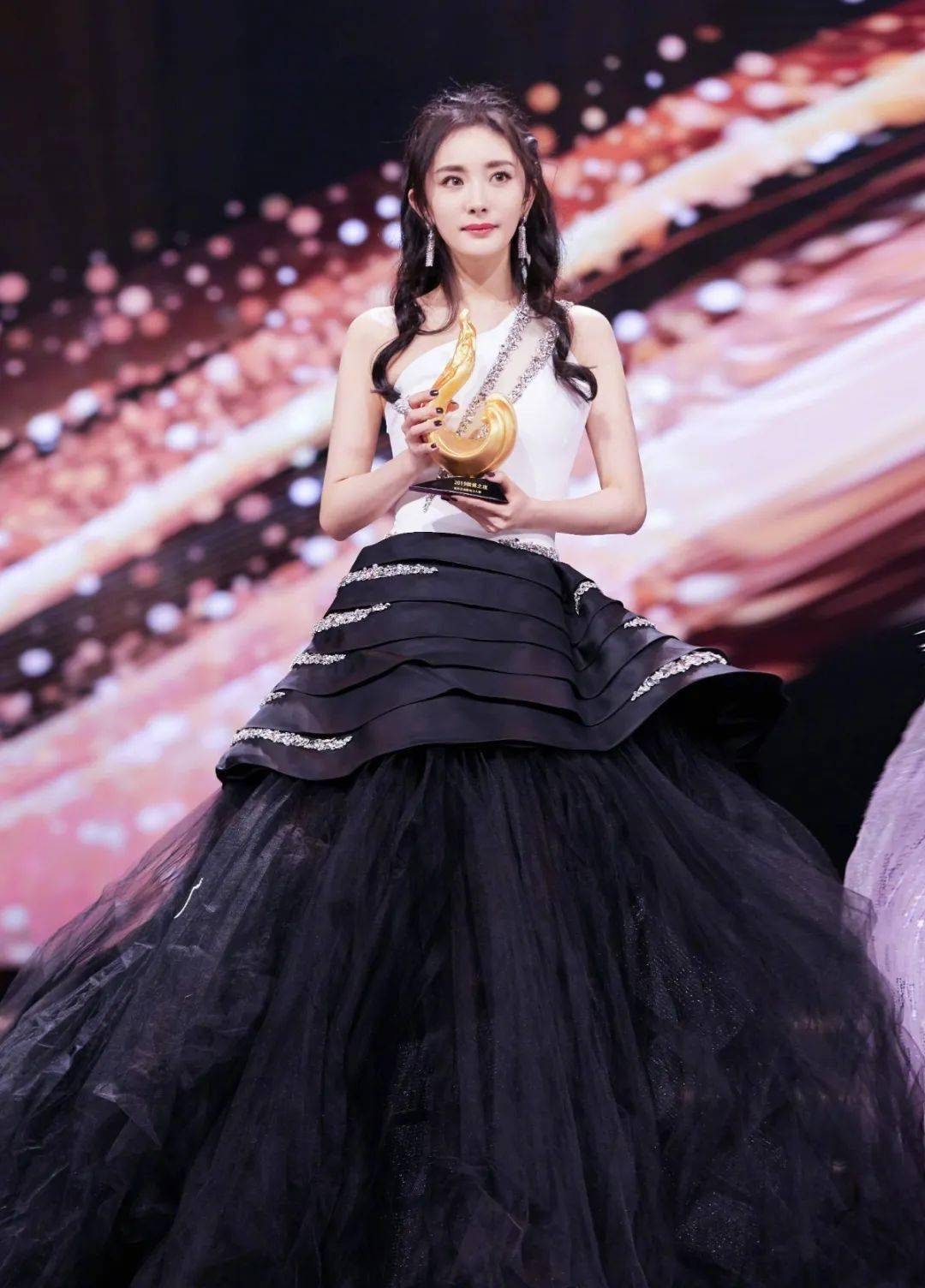 试卷|为什么我没有早点尝试卷发造型