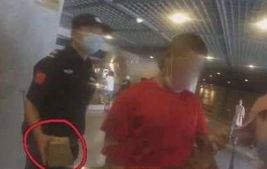 遗址|男子进雷峰塔拿走半块砖被处罚，称“看完还回去”