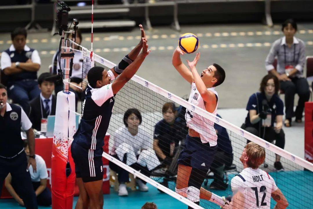 fivb大视野 | 美国男排二传克里斯滕森与k·庄司——既是竞争对手又是