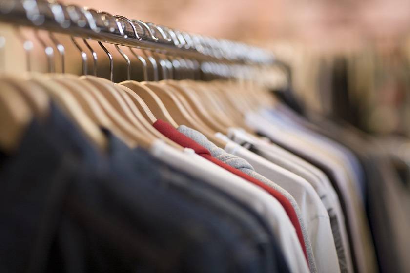 疫情|服装业上半年日子不好过，七匹狼、森马服饰、ST步森业绩大幅下滑