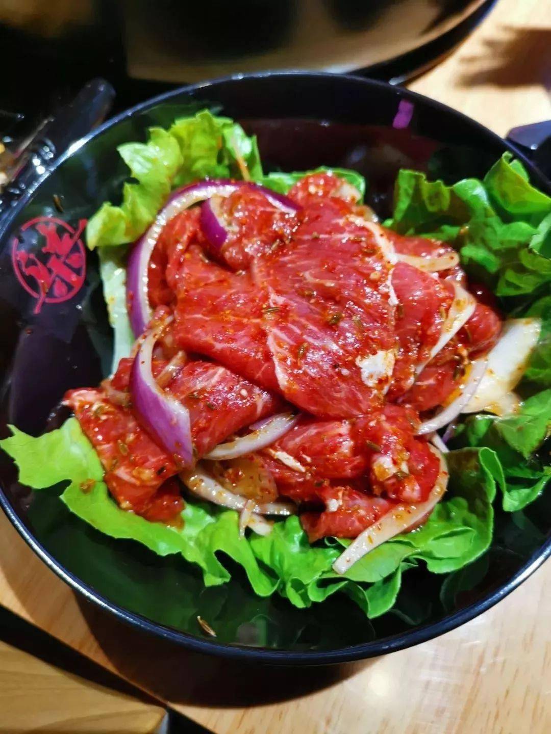 五花肉|酥嫩爆汁！【火遍长沙的“网红烤肉”】78元抢门市价235元 柒酒烤肉 3-4人餐！现切现拌