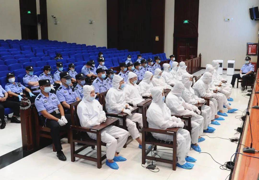 石门:故意杀人,非法持有枪支.王猛等40人涉黑案一审开庭审理!