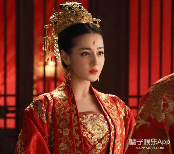 吐槽|热巴新古装造型曝光！发际线被疯狂吐槽，造型师为啥这样对美女？