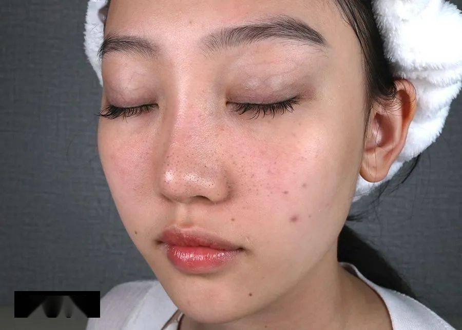 网友|“韩国童颜美女”私照曝光！50岁撩到国民男神，网友酸哭：这女人段位太高！