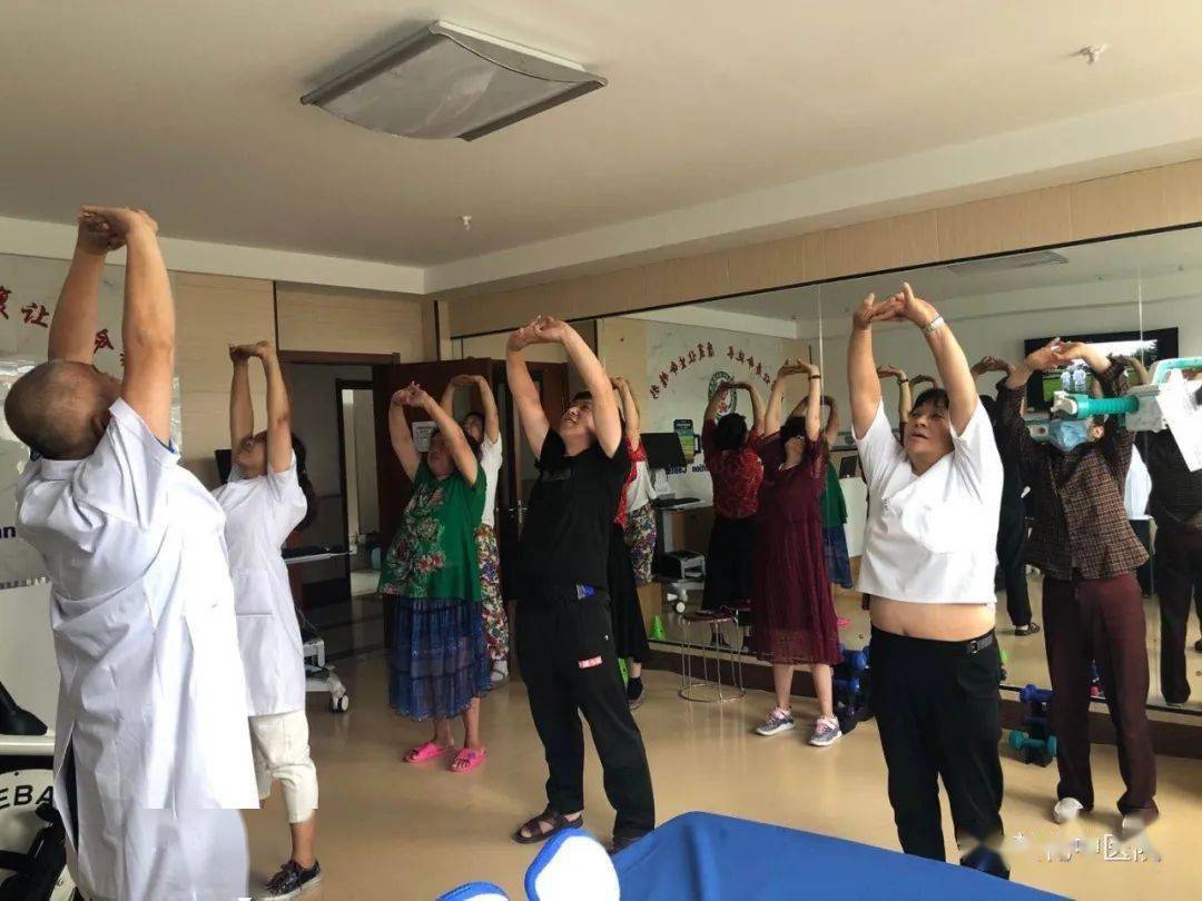 八段锦,医生患者一起练