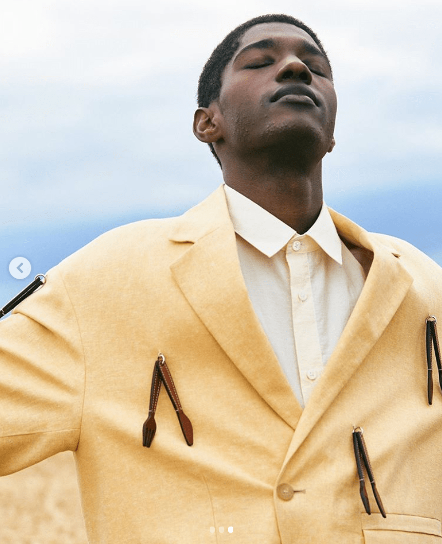 to|感到兴奋吗,久违的线下时装秀又回来了