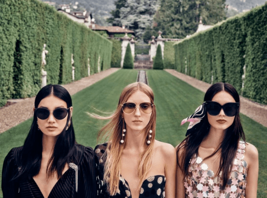 姿势|驾驭「墨镜」的正确姿势来了!这三个款式分分钟起范儿~