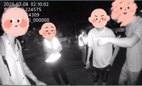 车辆|醉酒男子拉着代驾喝酒，却不是因为酒驾被抓……你懂我意思吗？