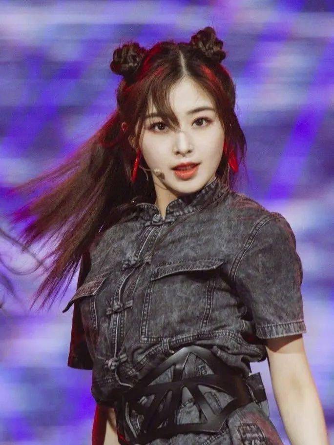 slay|lisa、jennie、虞书欣“拍了拍”你，就问这些slay的发色发饰你们可吗？