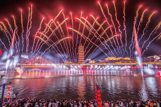 太湖古镇水舞秀实景