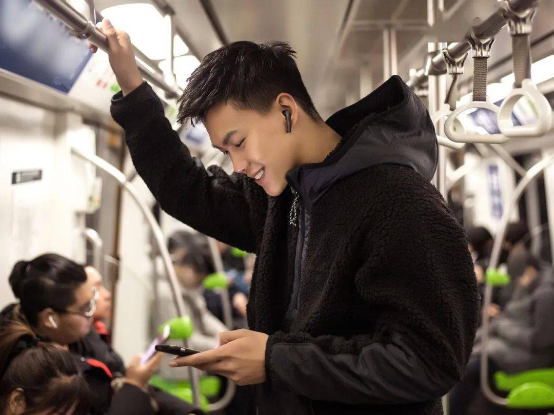 AirPods|时隔3月再送彩蛋，FIIL真无线耳机新色开售！