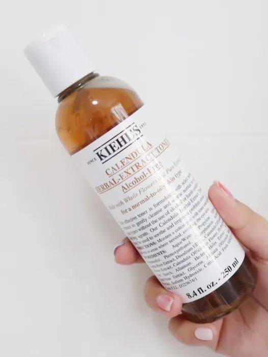 痘痘|大揭秘：她们真的从来不长痘吗？