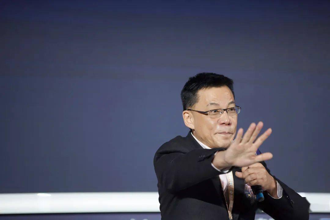 又开撕!李国庆回应“当当拿回公章”:是扣押