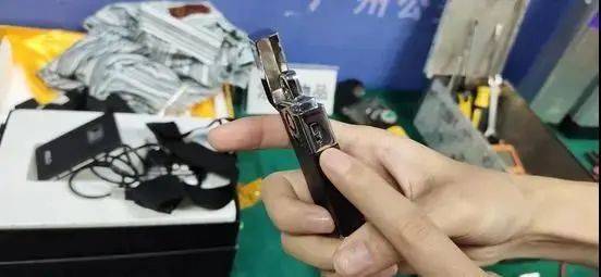 矿泉水瓶|细思极恐！人民币可能正在“偷拍”你