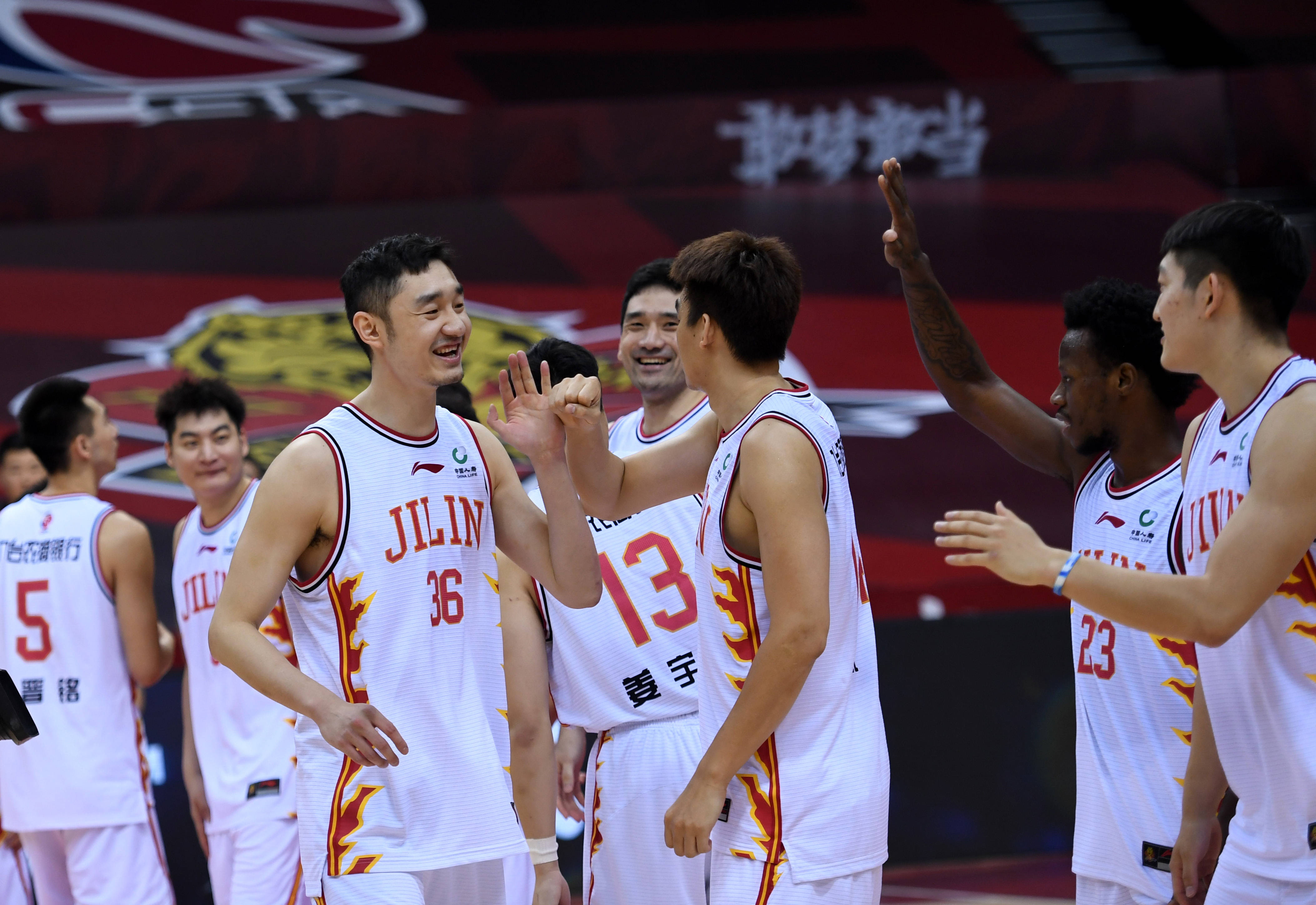 篮球—cba复赛第二阶段:吉林九台农商银行迎战时代中国广州