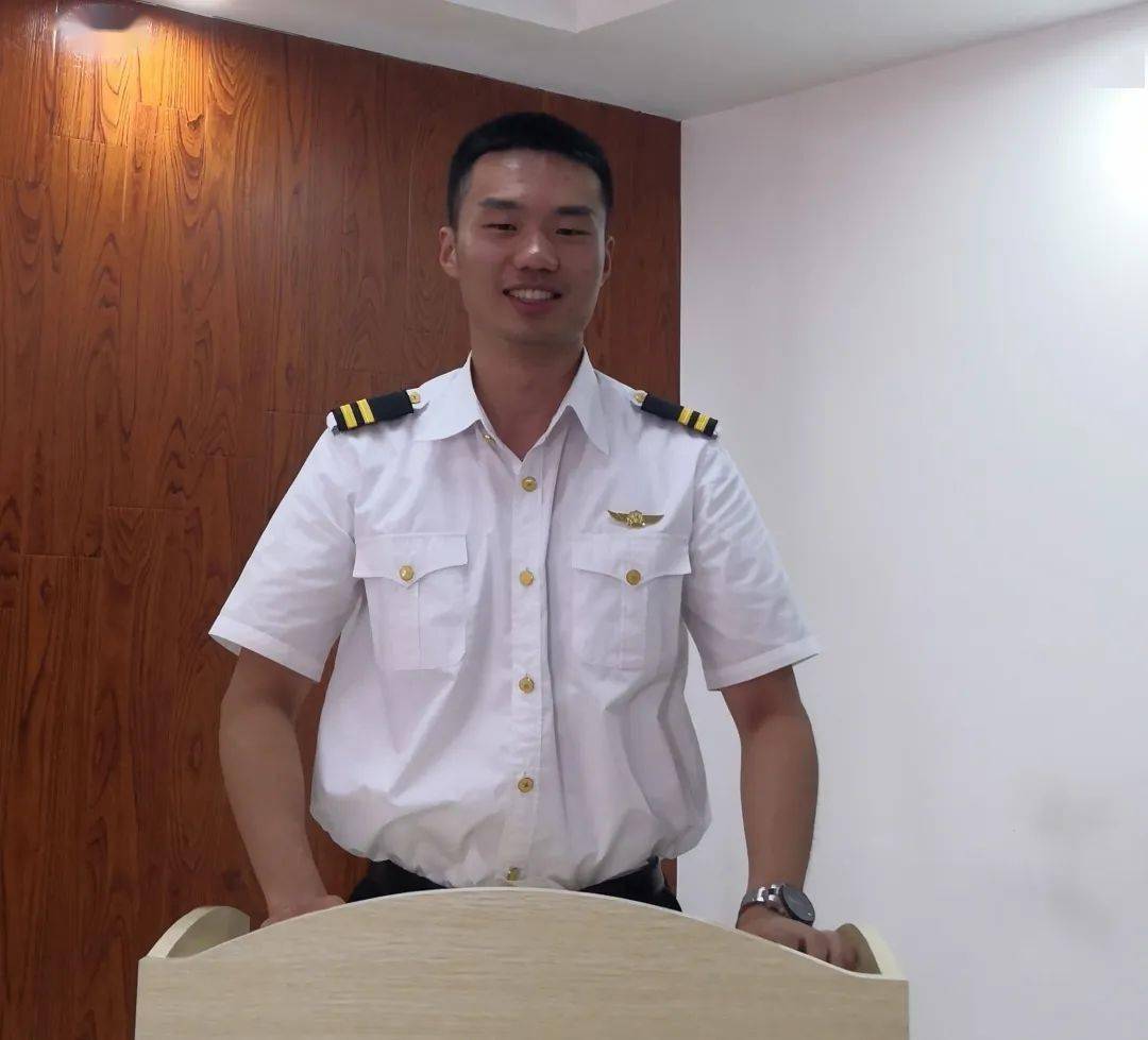 在西航喜讯春秋航空乌鲁木齐航空公司31名新飞行员在甘肃泛美通航开启