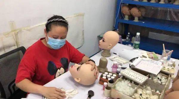 娃娃|探访成人娃娃工厂：疫情期订单翻番，预测风口要来