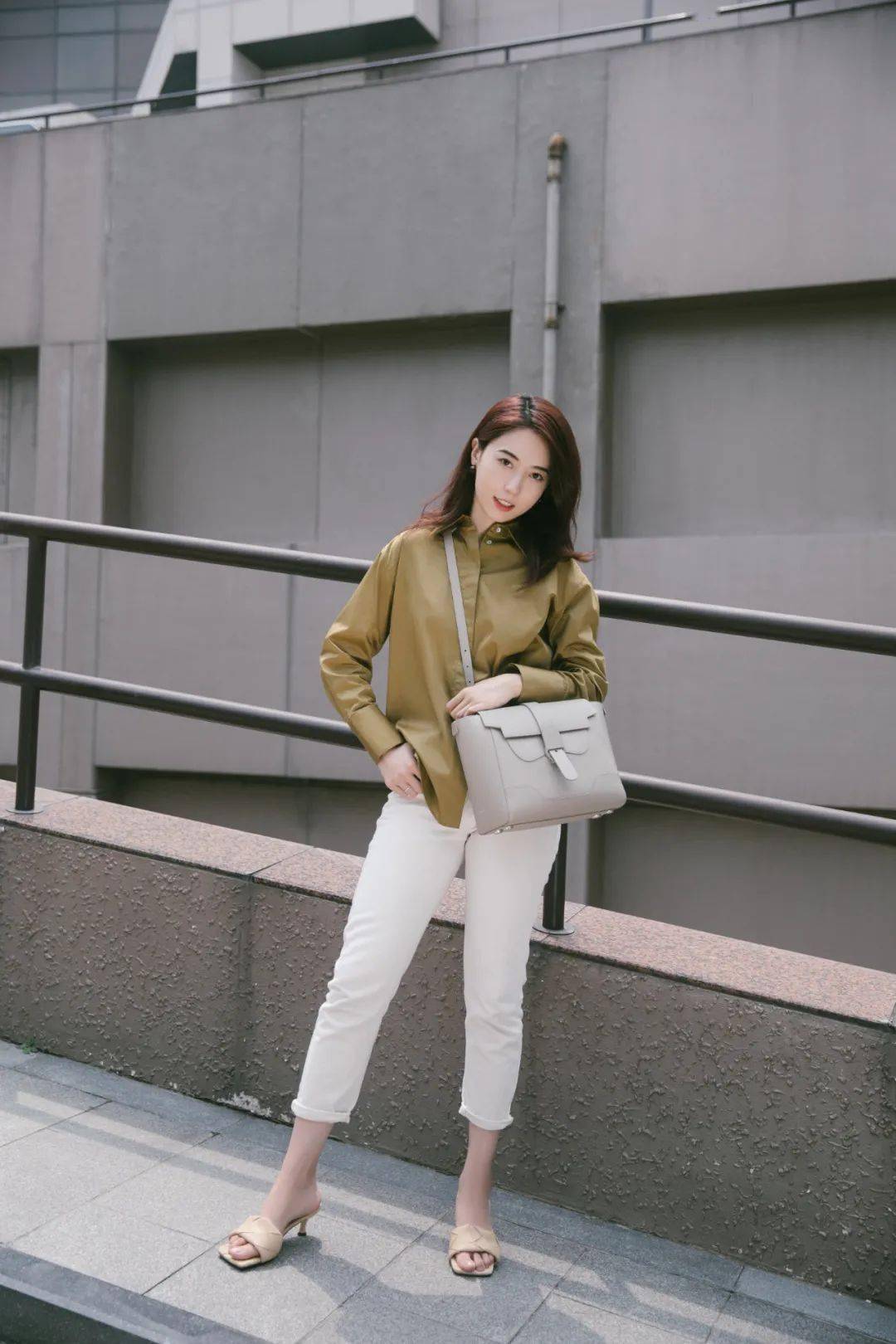 包包|小众包试背 | 通勤包该怎么选?我推荐这只