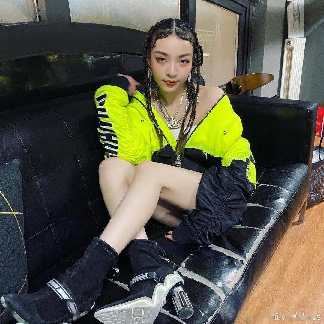 万妮达,vava,刘柏辛,谢可寅女rapper们私服都在穿什么