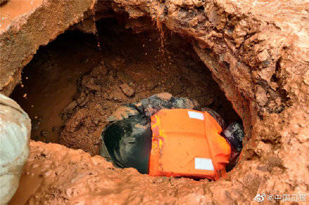 抗洪|泪目！抗洪前线的震撼瞬间