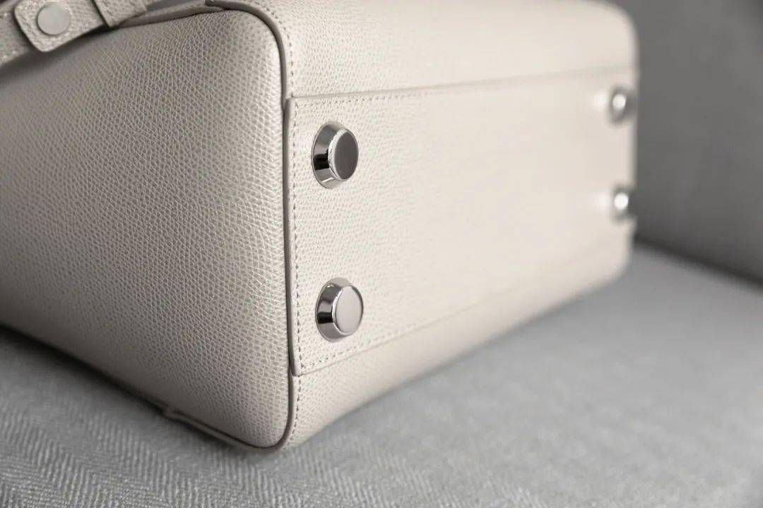 包包|小众包试背 | 通勤包该怎么选?我推荐这只