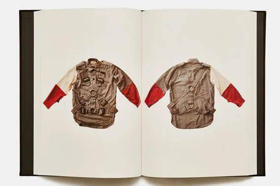 Simons|你愿意花一件单品的钱买一本品牌档案吗？