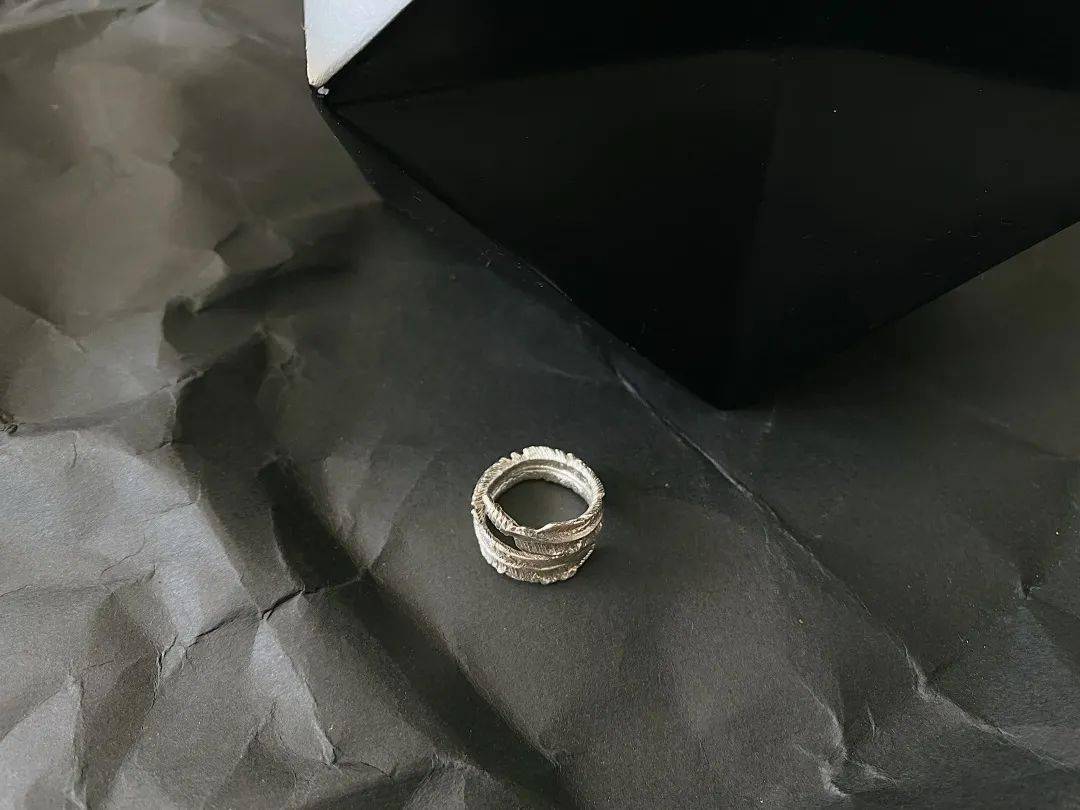 戒指|近期入手的点睛配饰,有了这些时髦小细节,穿白T都好看~