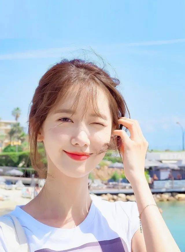 该给妆容做减法啦!易学好上手的“清甜少女妆”,get到颜值翻倍! 该给妆容做减法啦!易学好上手的“清甜少女妆”,get到颜值翻倍!