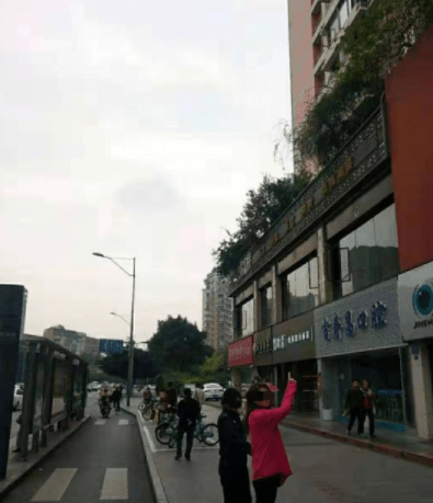 菜刀|夜读丨别让公共安全为“情侣吵架”埋单