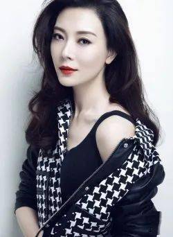 陈数|43岁的陈数演“女配”竟艳压女主佟丽娅,看了她的状态,我果断种草了这个东西......