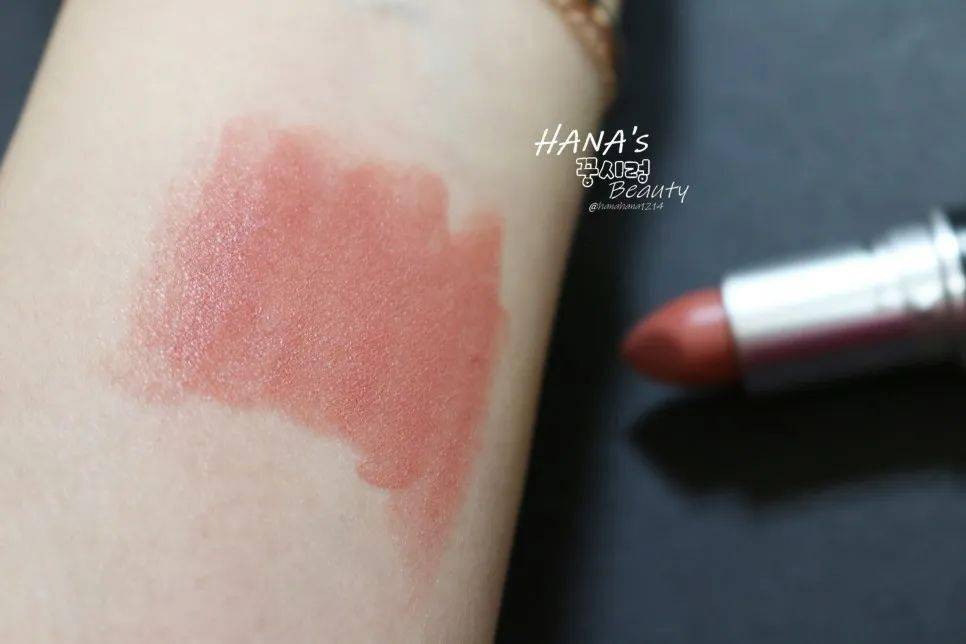 欧尼|摸了金秀贤腹肌的她，连化妆台都被曝光了！