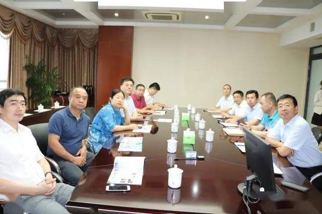 尤玉军率科技镇长团一行调研扬州化工园区