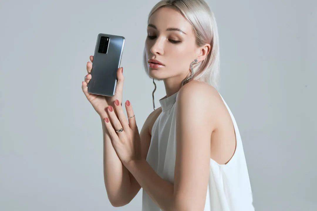 女孩|中了酷女孩的毒，不穿金但必须戴银！