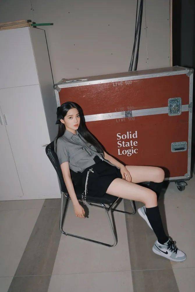 女孩|中了酷女孩的毒，不穿金但必须戴银！