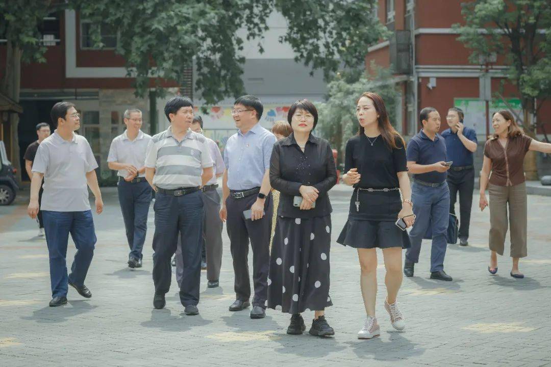 实地调研共话发展市人大常委会调研组到洛阳市实验小学进行教育事业高