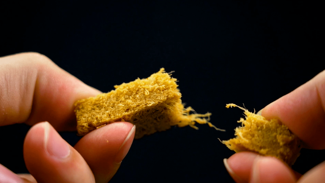 最让人|上班摸鱼一族必看：这可能是我们吃过、最让人上瘾的一款小零食了！