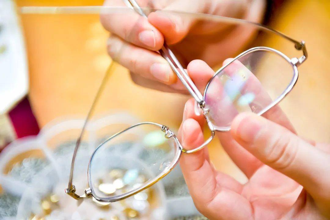 眼镜|实测！9.9元配镜片？徐州市中心网红眼镜店到底靠不靠谱！