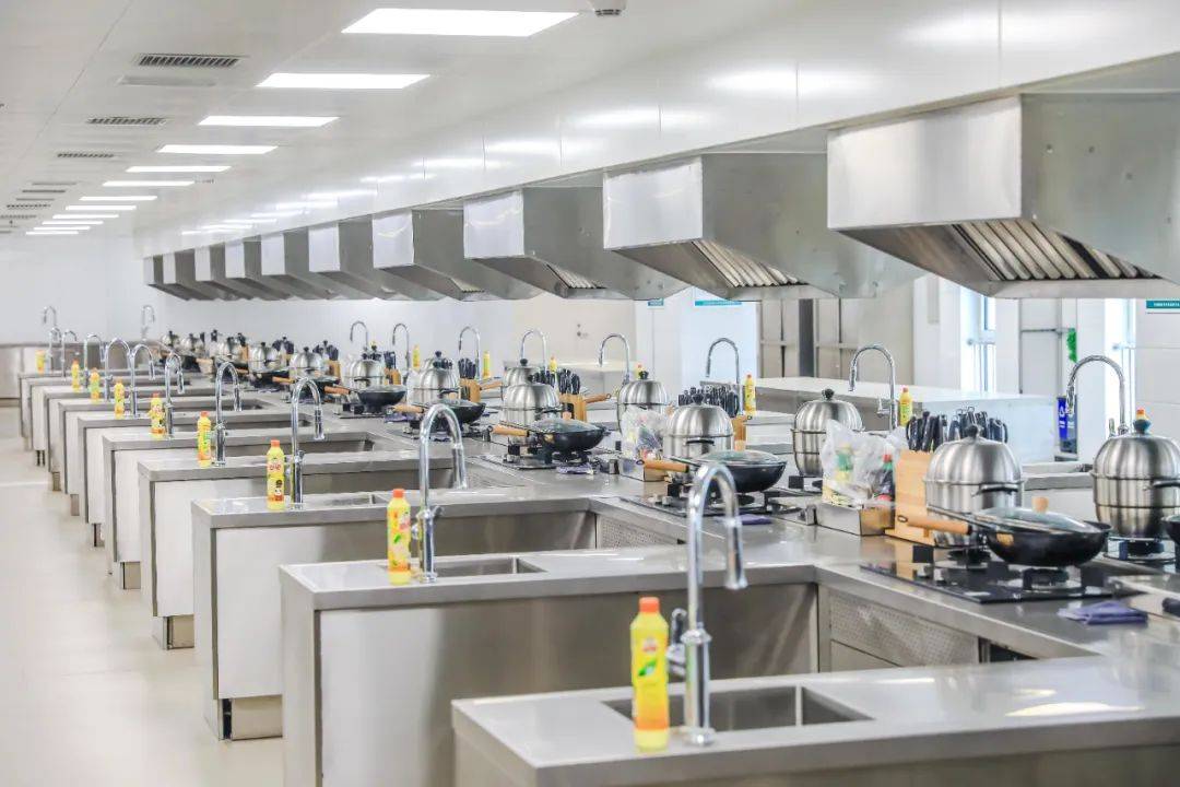 齐鲁|家政也能很“专业”！济南阳光职业中等专业学校招生啦！