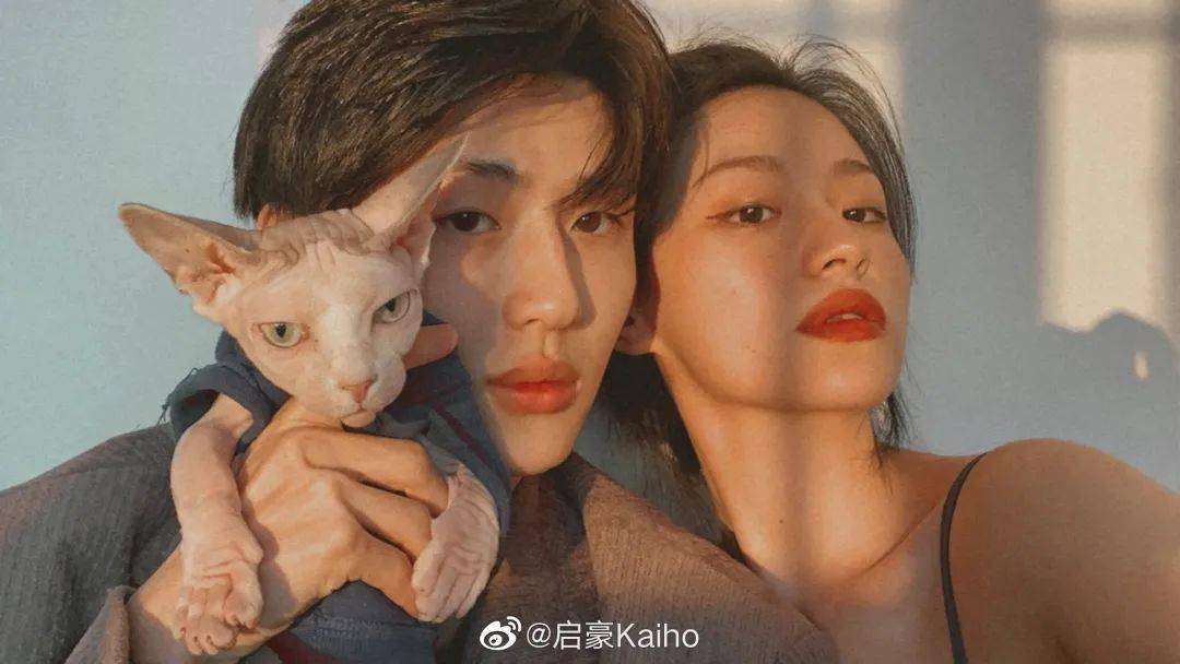 男朋友|情侣之间的新玩法？一起美甲、染发、护肤……