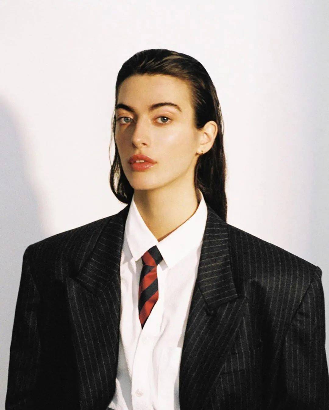 Louise|浓 颜 系 美 人，绝！