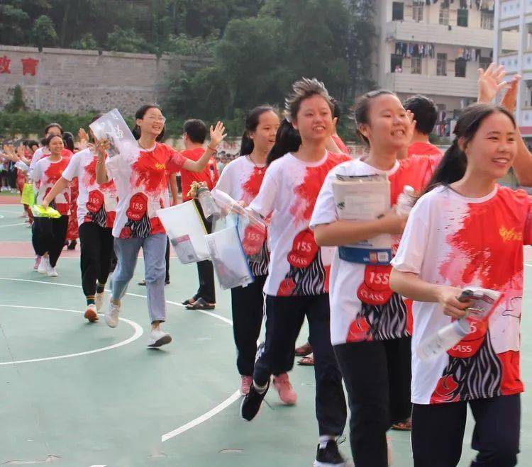 天峨县民族中学中考,有一种爱叫