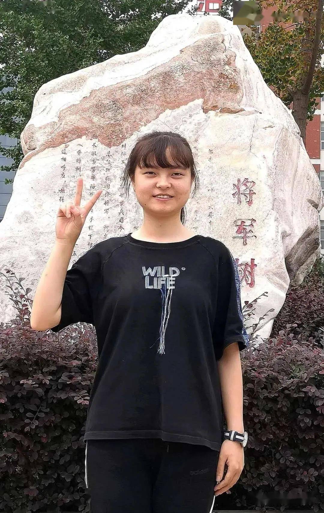 漯河理科第一名:漯河高中于艺佳 欲上清华学医!