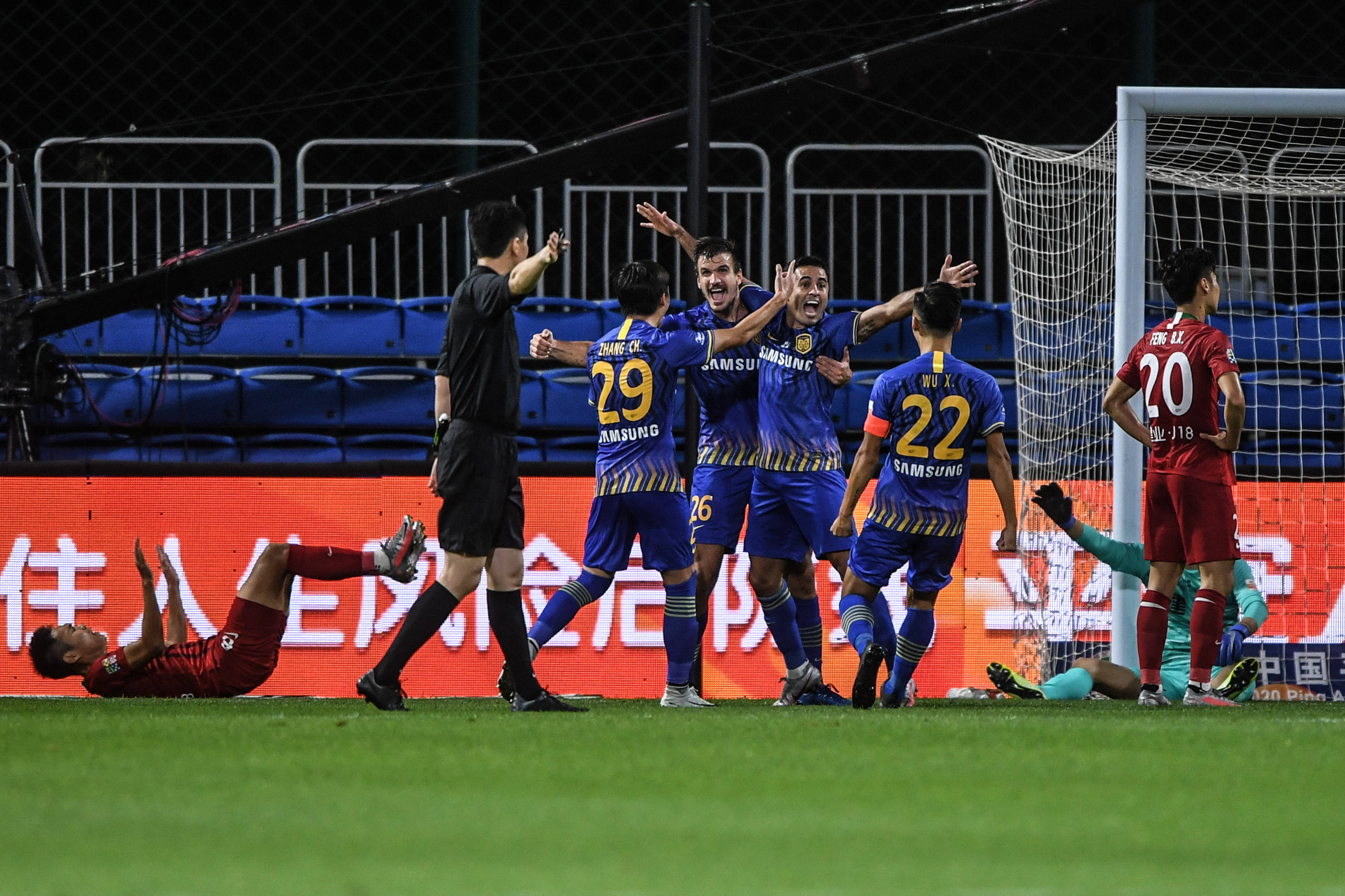 比赛|足球——中超：江苏苏宁易购队胜河南建业队