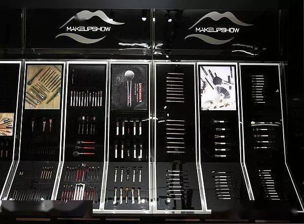 必备|魅卡秀美妆工具丨化妆师必备的几种化妆刷