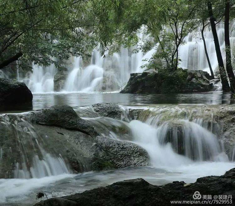 太极峡出大喜事了瀑布飞泉现场美图诚邀您来欣赏